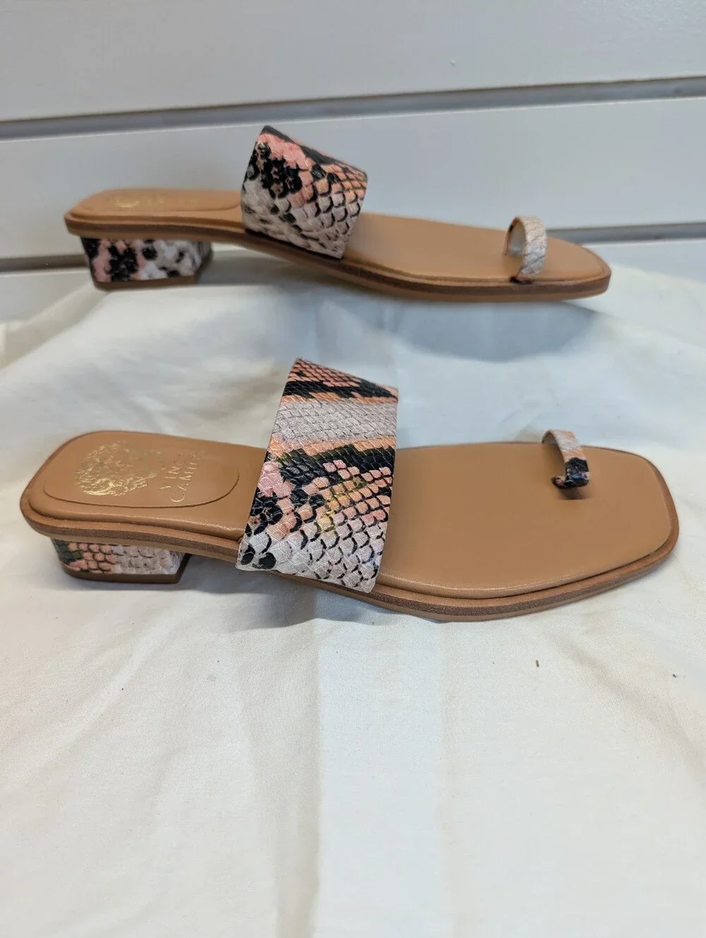 Vince Camuto Yelinda Snakeskin Print Open Toed Sandals Size 8 NWOB - Picture 5 of 10